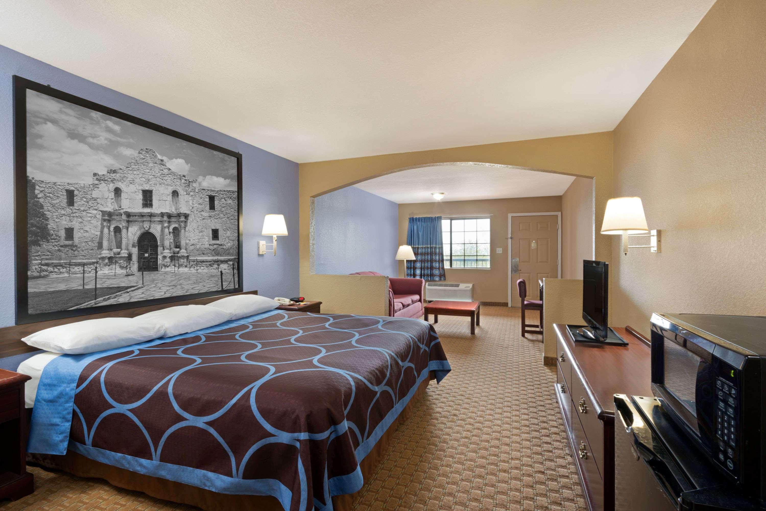 Super 8 By Wyndham San Antonio/Riverwalk Area Zewnętrze zdjęcie