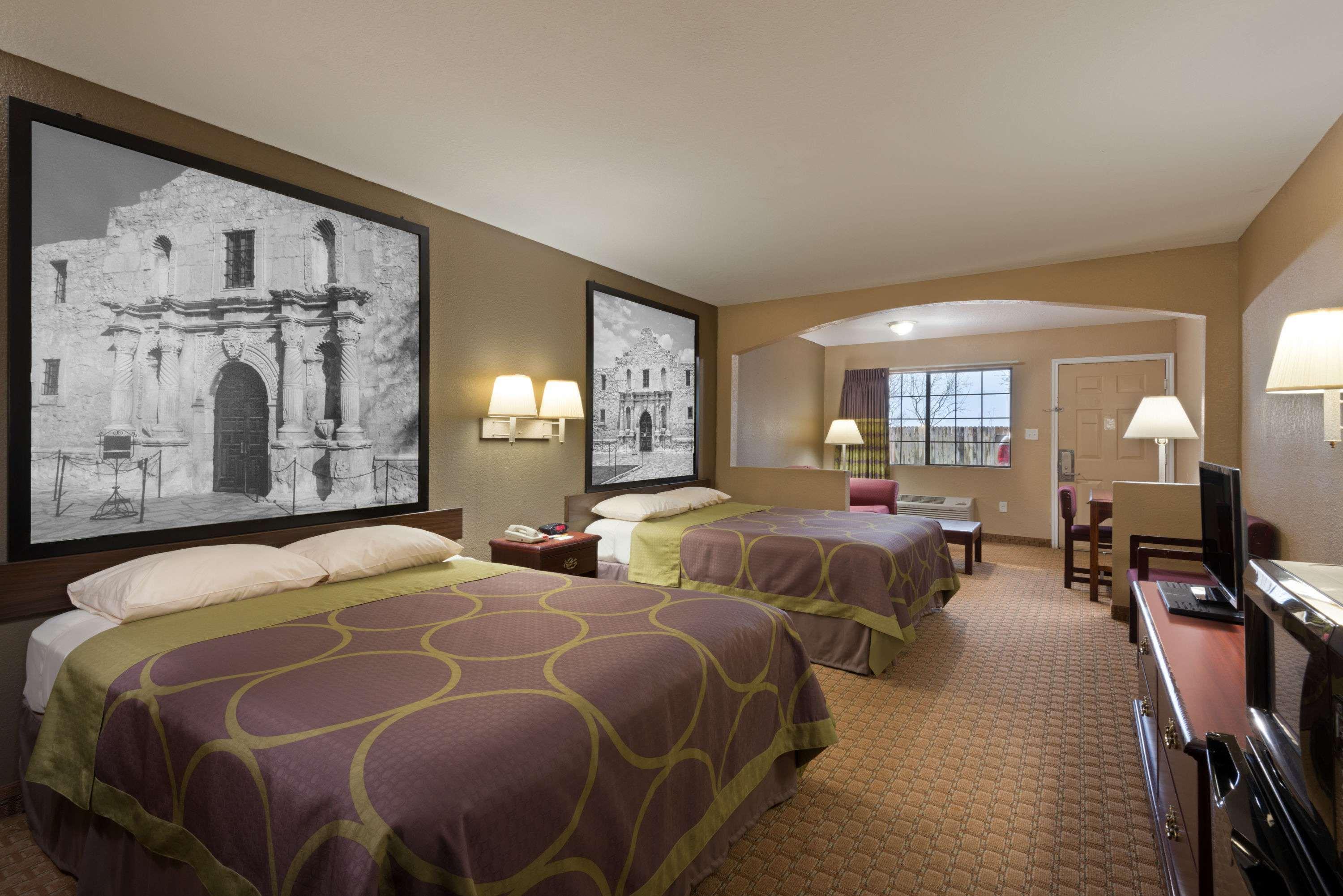 Super 8 By Wyndham San Antonio/Riverwalk Area Zewnętrze zdjęcie