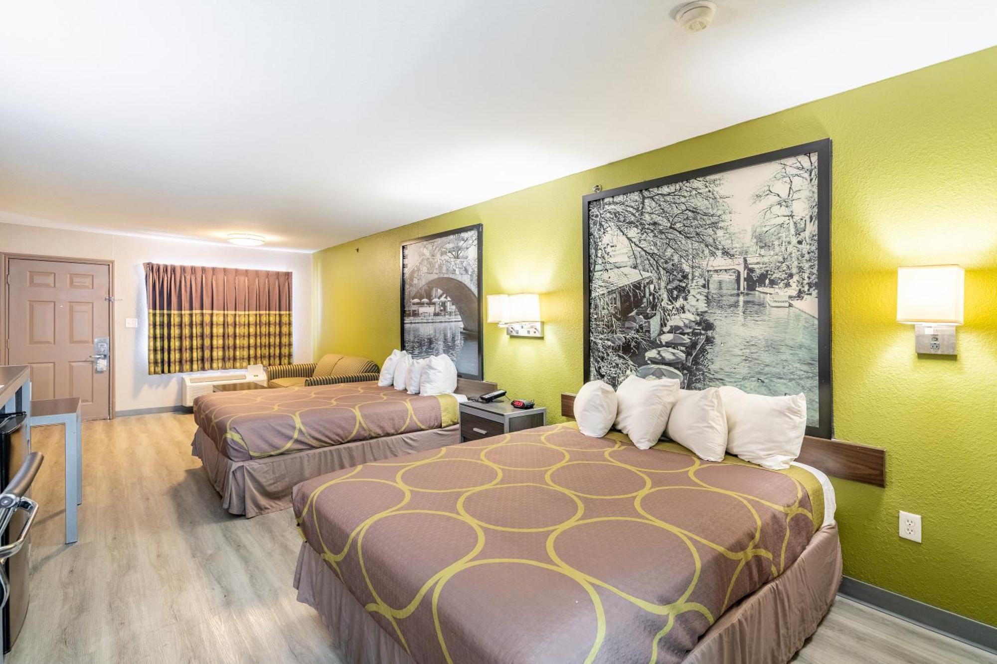 Super 8 By Wyndham San Antonio/Riverwalk Area Zewnętrze zdjęcie