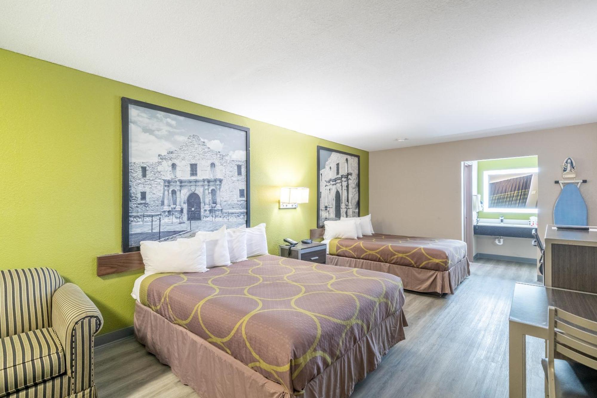 Super 8 By Wyndham San Antonio/Riverwalk Area Zewnętrze zdjęcie