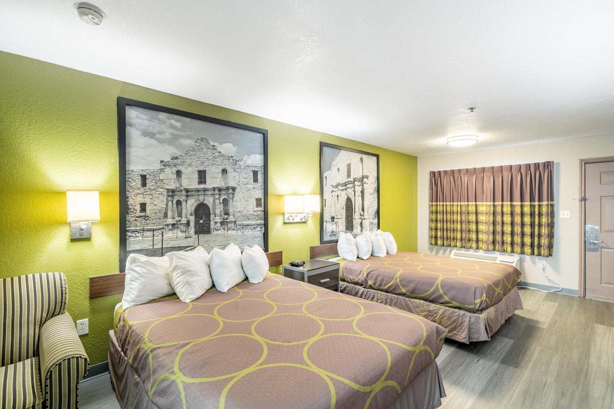 Super 8 By Wyndham San Antonio/Riverwalk Area Zewnętrze zdjęcie