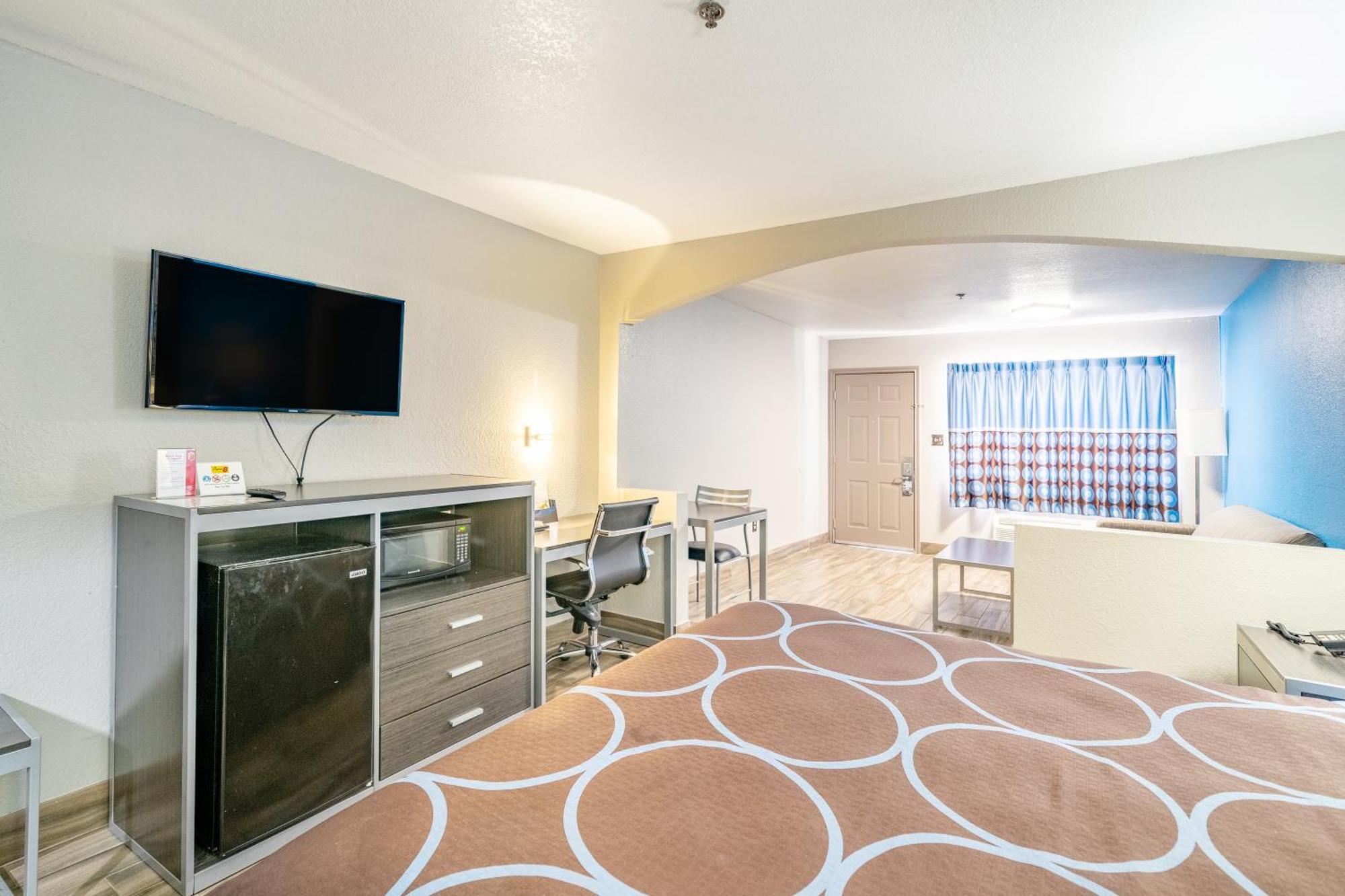 Super 8 By Wyndham San Antonio/Riverwalk Area Zewnętrze zdjęcie